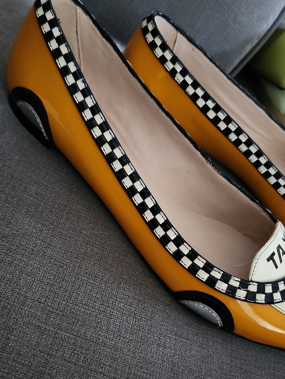 Kate Spade Taxi Flat - Picture 3 of 5
